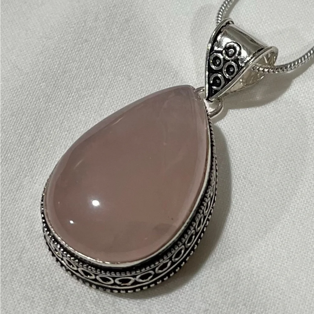 VINTAGE SETTING SILVER OVERLAY STATEMENT PENDANT ROSE QUARTZ